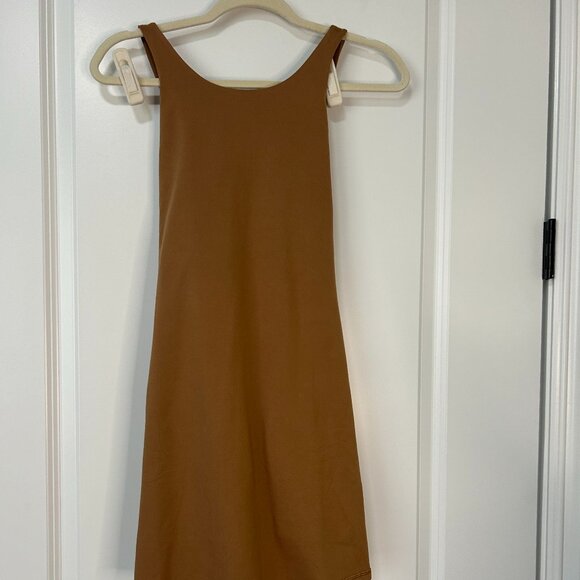 aerie Dresses & Skirts - Aerie Offline Tan "The Hugger" Workout Dress Size M NWT